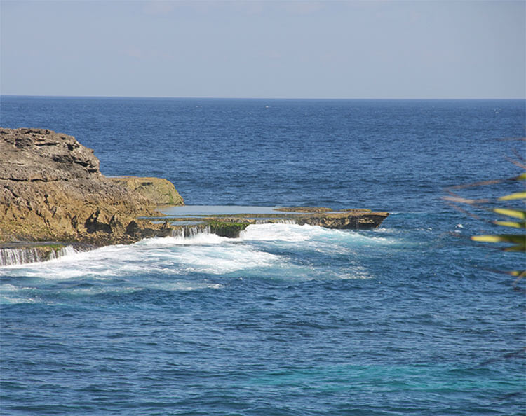 Voyage - Rock pools